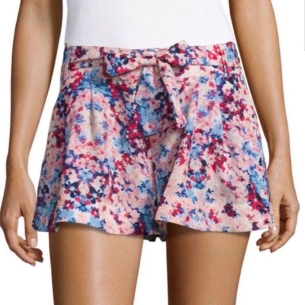 🆕 Parker Tie Front Floral Shorts Sz M